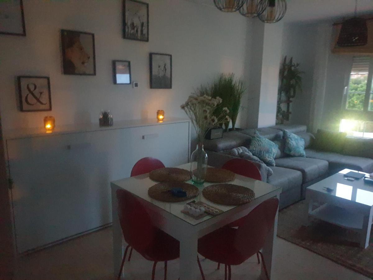 Pepillo's Beach,wifi Pool Terrace Apartment